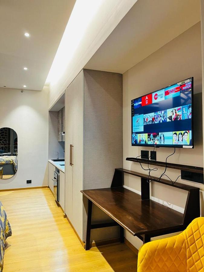Luxe Apartment By Hey Studio'S Ghaziabad Exterior photo