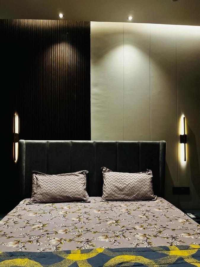 Luxe Apartment By Hey Studio'S Ghaziabad Exterior photo